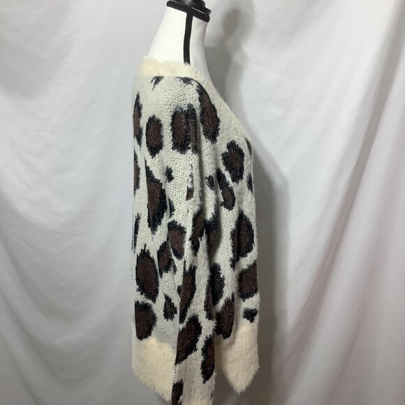 UMGEE-ANIMAL PRINT-FALL SWEATER LEOPARD FUZZY PULLOVER DISTRESSED V-NECK -Large - Picture 5 of 6